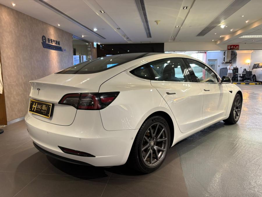 Model 3 Standard Range Plus - Image 2